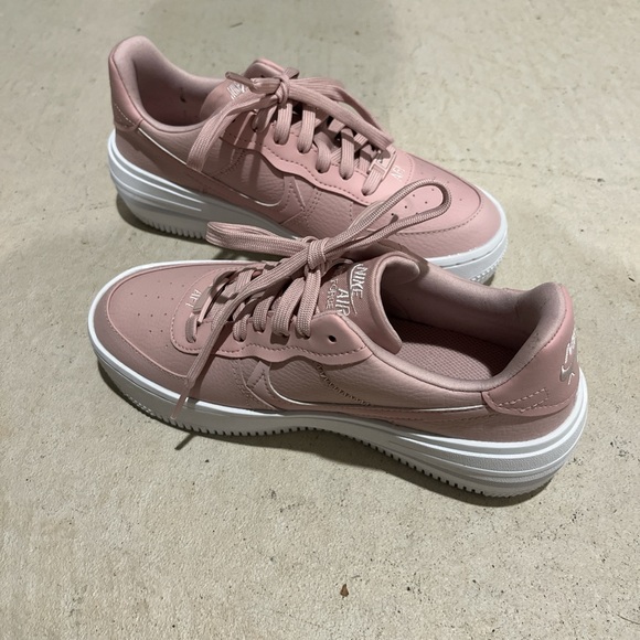 Nike Air Rose Sneakers - Picture 5 of 7